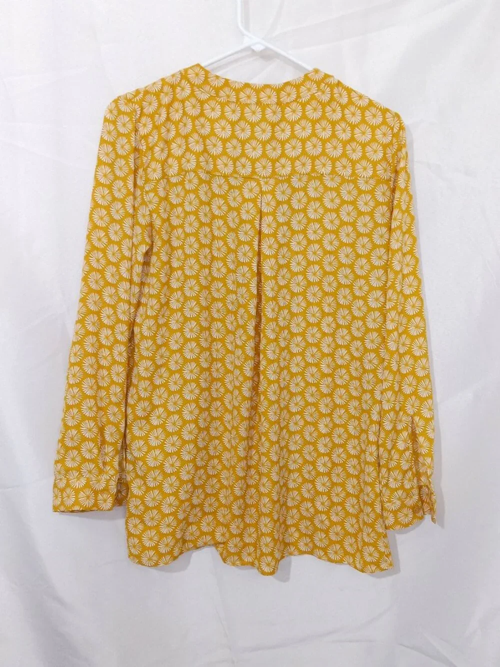 Banana Republic Yellow Floral Blouse NWT Size S Lightweight Preppy Cottagecore